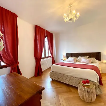 Venetian Palace Red R&r Βενετία