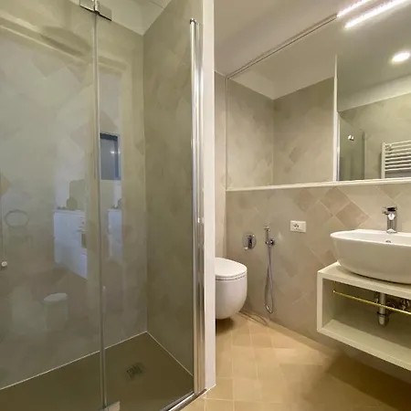 Venetian Palace Red R&r * Βενετία
